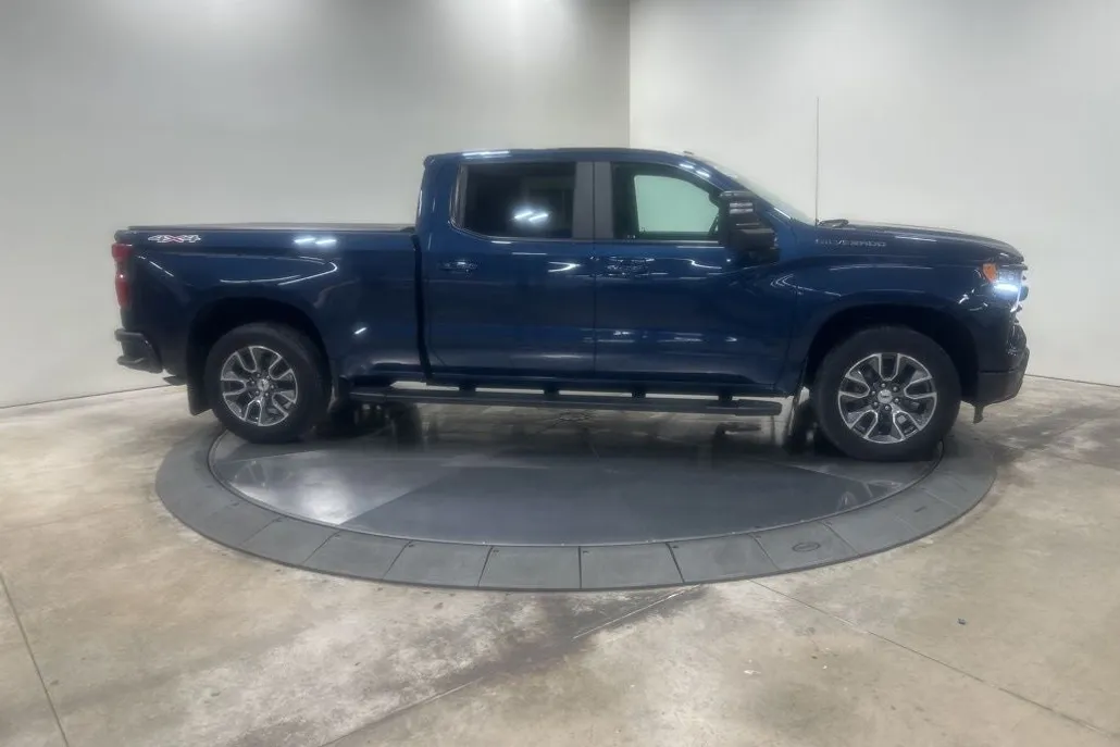 2022 Chevrolet Silverado 1500 RST photo 1