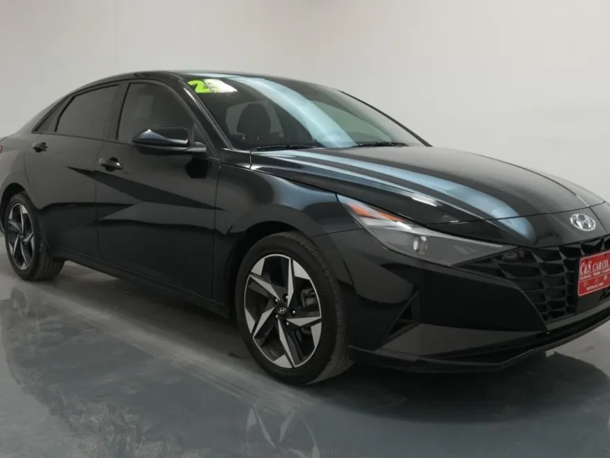 2023 Hyundai Elantra SEL Convenience photo 1
