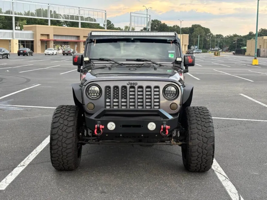 2016 Jeep Wrangler Unlimited Sahara photo 1