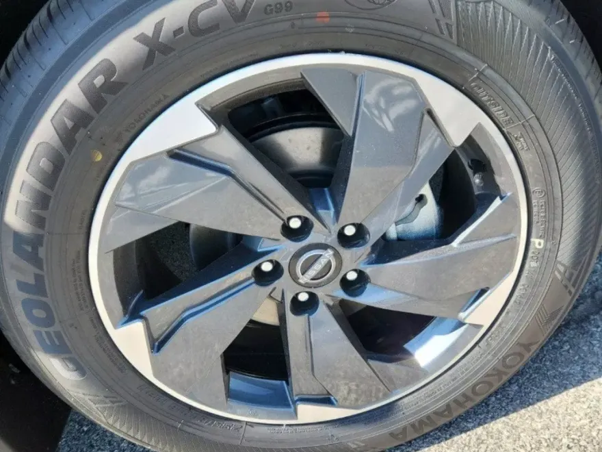 2026 Nissan Rogue SV photo 1