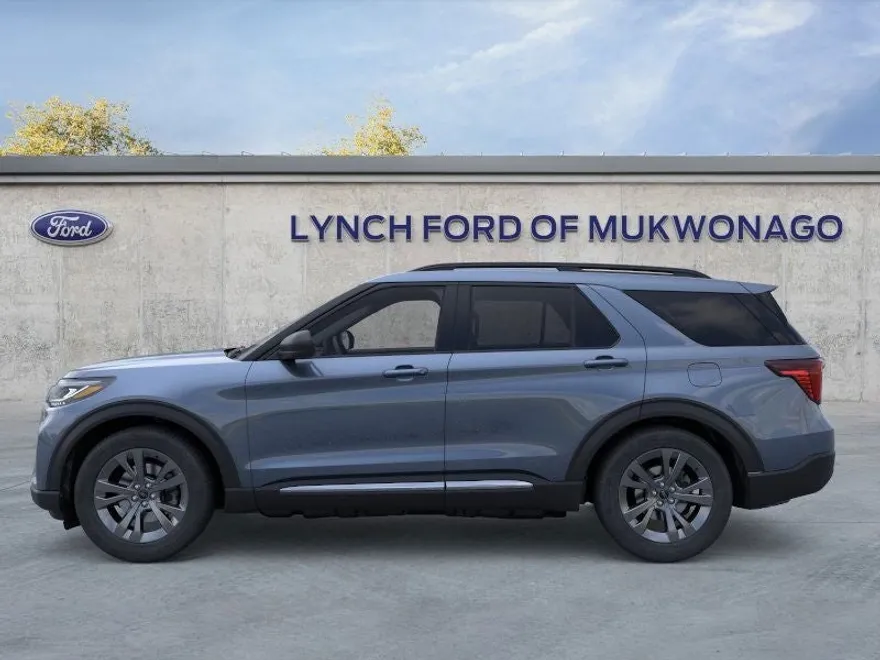 2025 Ford Explorer photo 1