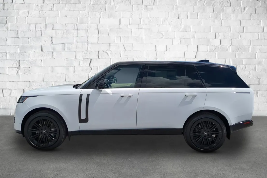 2025 Land Rover Range Rover SE photo 1