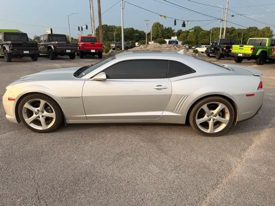 2015 Chevrolet Camaro 1LT photo 1