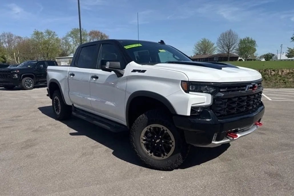 2024 Chevrolet Silverado 1500 ZR2 photo 1