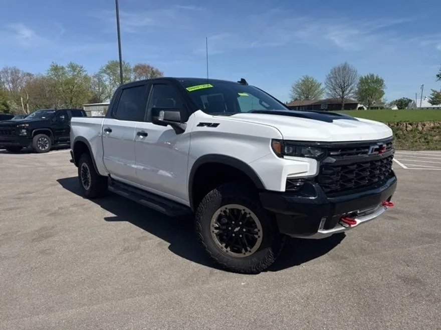 2024 Chevrolet Silverado 1500 ZR2 photo 1