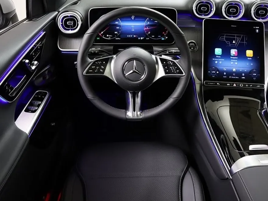 2025 Mercedes Benz GLC 300 4MATIC photo 1