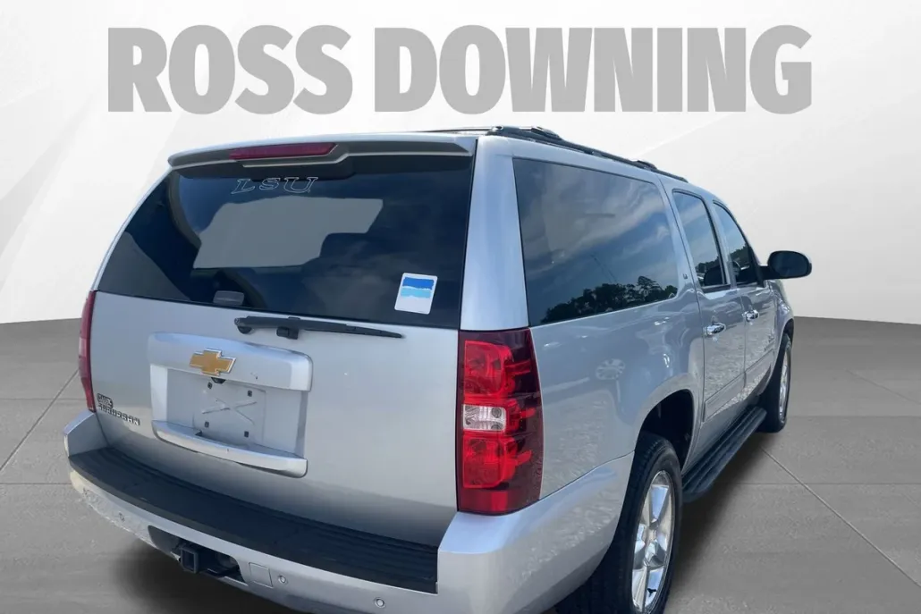 2013 Chevrolet Suburban 1500 LT photo 1