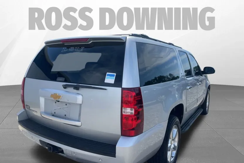 2013 Chevrolet Suburban 1500 LT photo 1