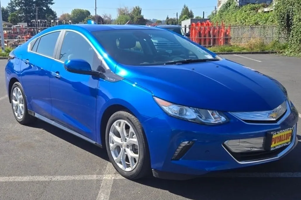 2018 Chevrolet Volt Premier photo 1