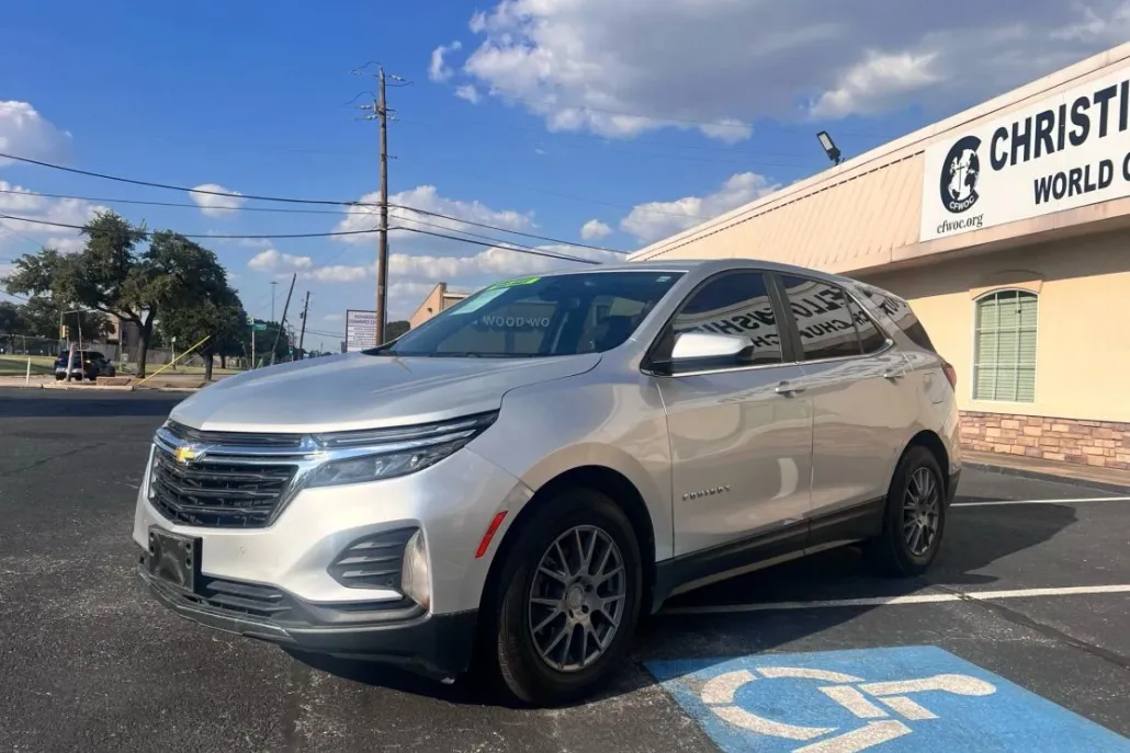 2022 Chevrolet Equinox LT photo 1