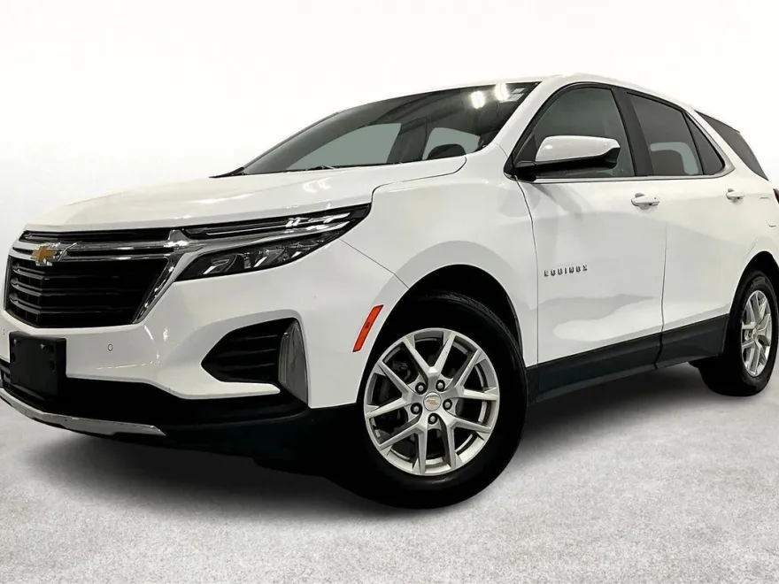 2024 Chevrolet Equinox LT photo 1