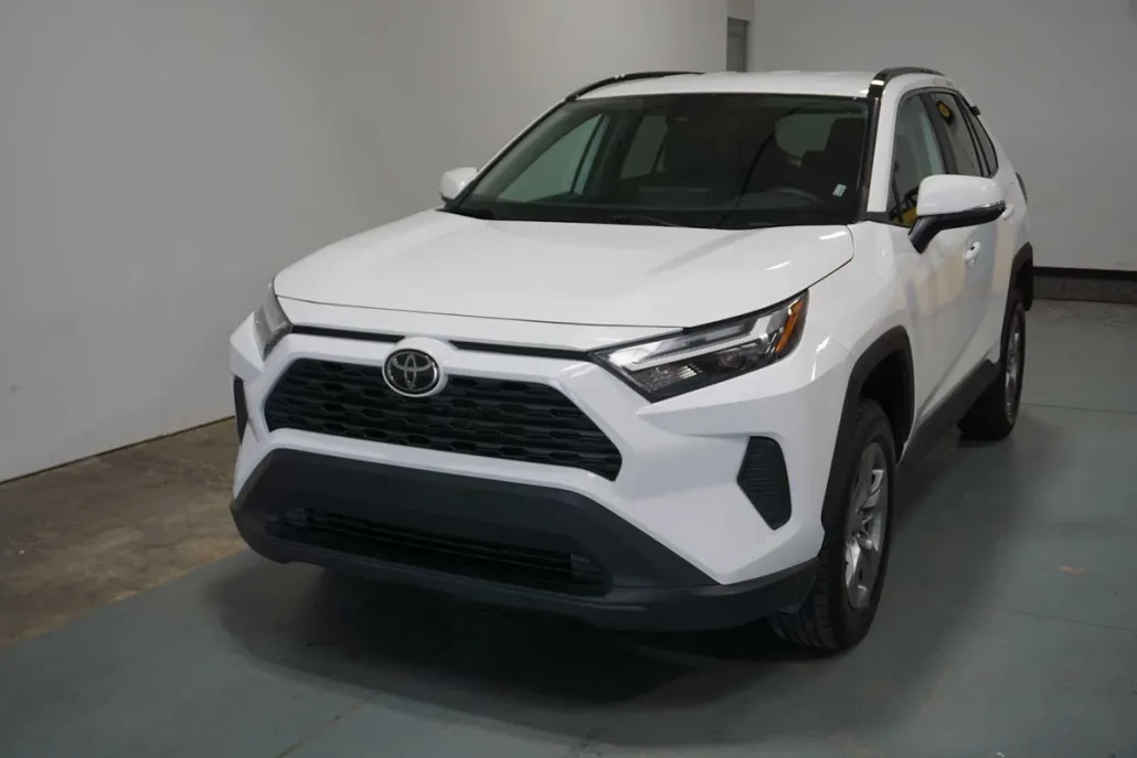 2024 Toyota RAV4 XLE photo 1