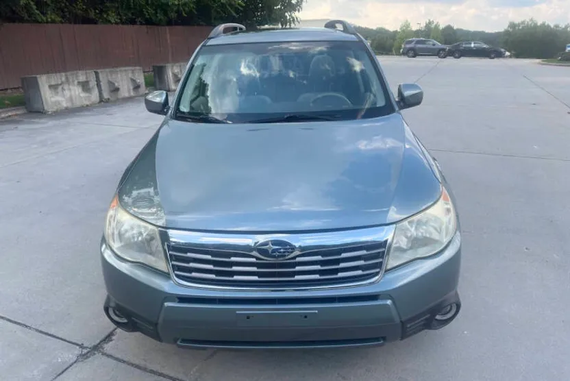 2010 Subaru Forester 2.5X Premium photo 1