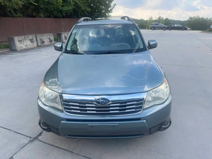 2010 Subaru Forester 2.5X Premium photo 1