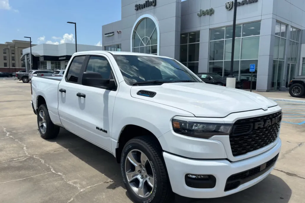 2025 Ram 1500 Tradesman photo 1