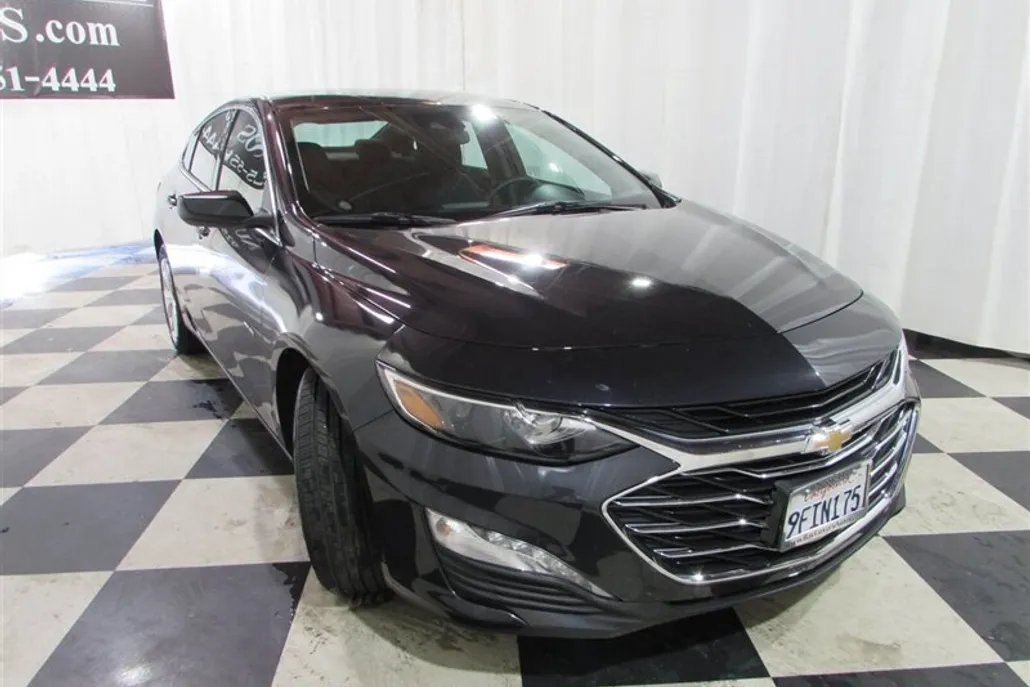 2023 Chevrolet Malibu 1LT photo 1