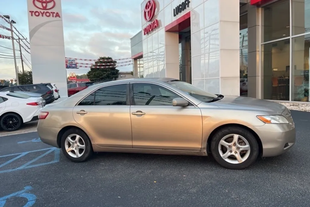 2007 Toyota Camry LE photo 1