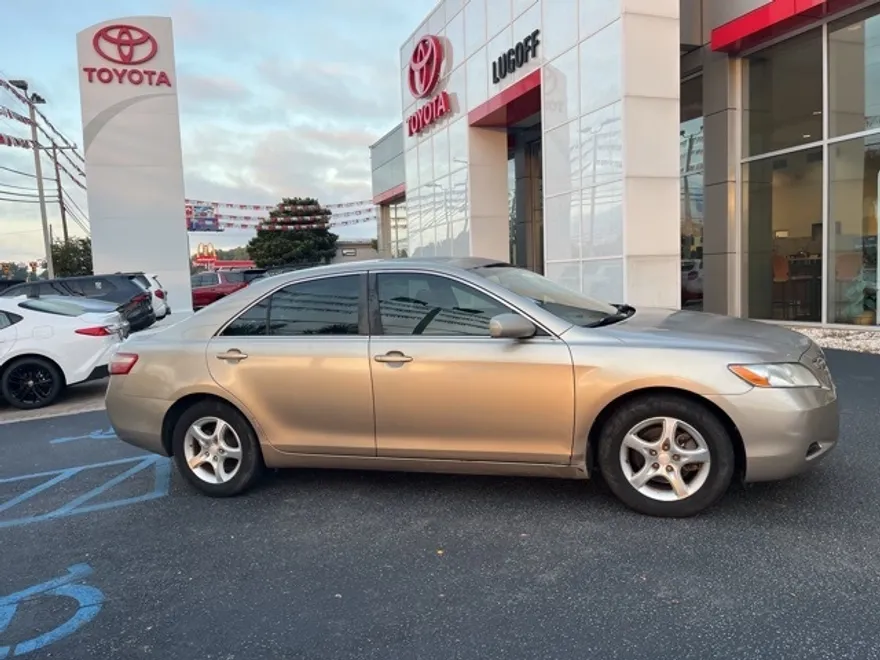 2007 Toyota Camry LE photo 1