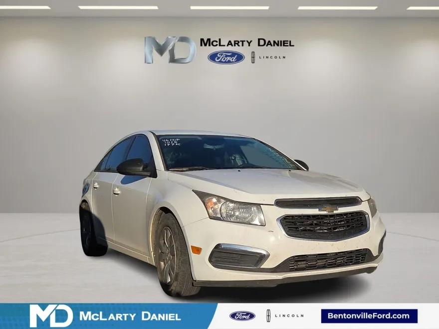 2015 Chevrolet Cruze LS photo 1