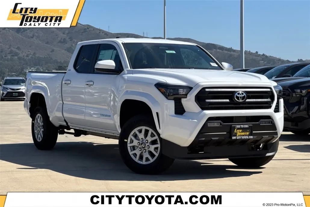 2025 Toyota Tacoma SR5 Double Cab photo 1