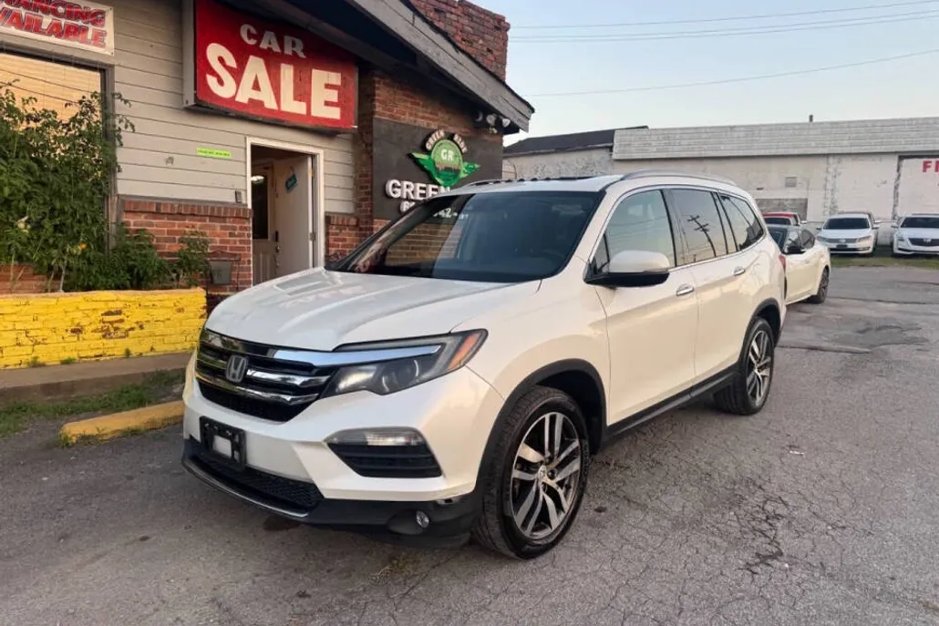 2018 Honda Pilot Touring photo 1