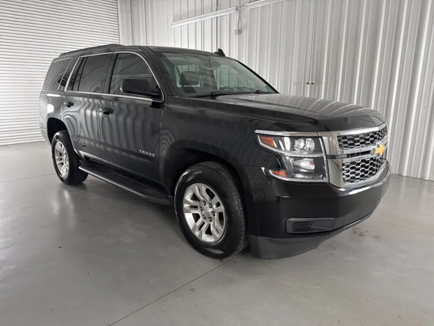 2016 Chevrolet Tahoe LT photo 1