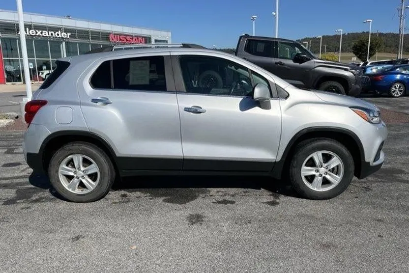 2019 Chevrolet Trax LT photo 1