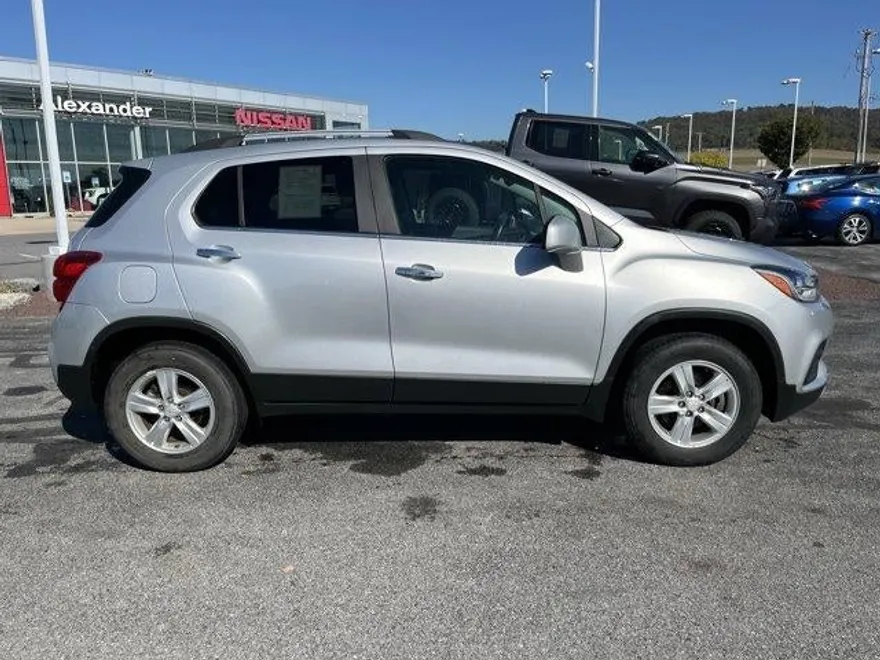 2019 Chevrolet Trax LT photo 1