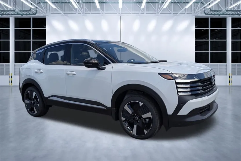 2025 Nissan Kicks SR photo 1
