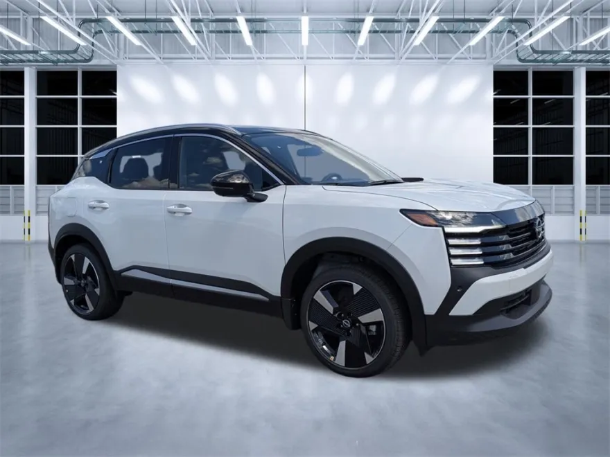 2025 Nissan Kicks SR photo 1
