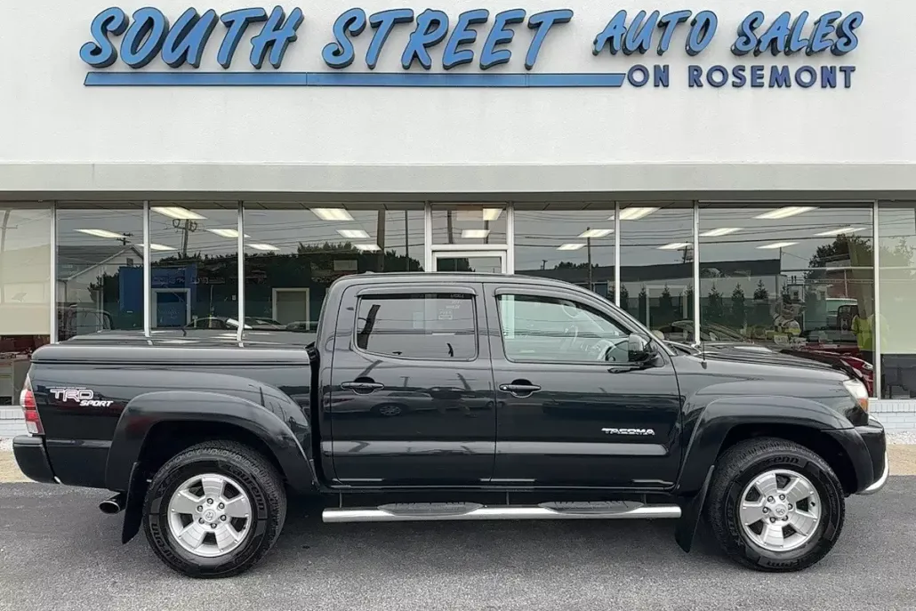 2009 Toyota Tacoma Base V6 photo 1