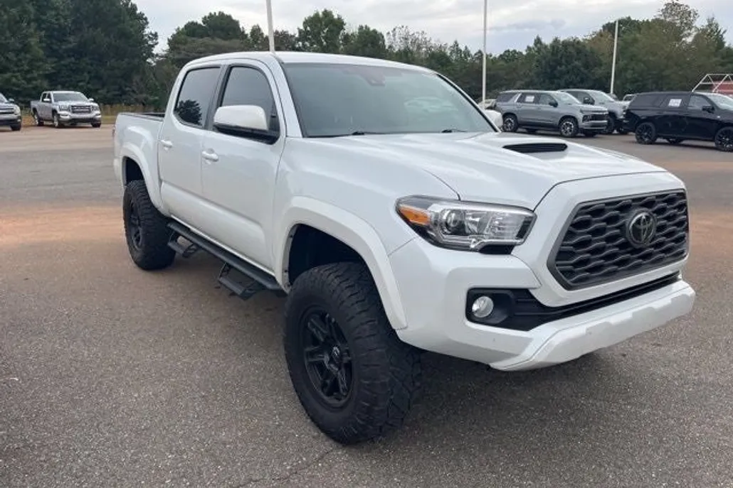 2022 Toyota Tacoma SR5 V6 photo 1