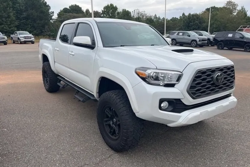 2022 Toyota Tacoma SR5 V6 photo 1