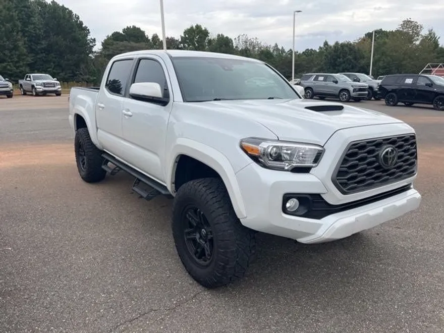 2022 Toyota Tacoma SR5 V6 photo 1