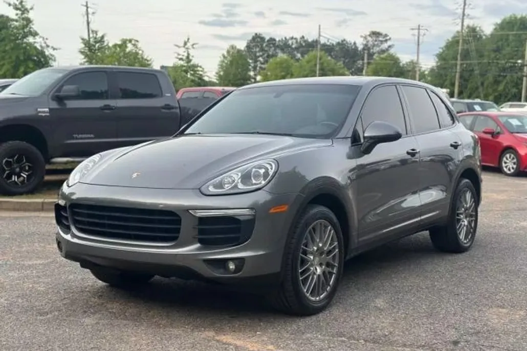 2017 Porsche Cayenne photo 1