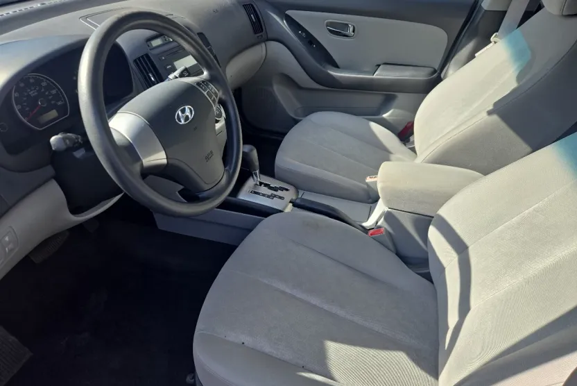 2010 Hyundai Elantra Blue GLS SE photo 1
