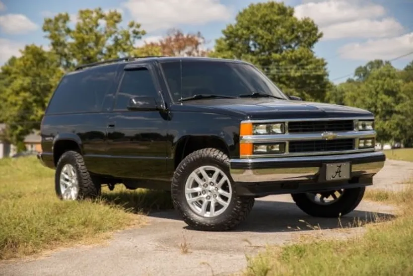 1995 Chevrolet Tahoe LT photo 1