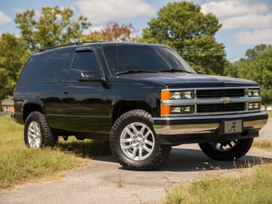 1995 Chevrolet Tahoe LT photo 1