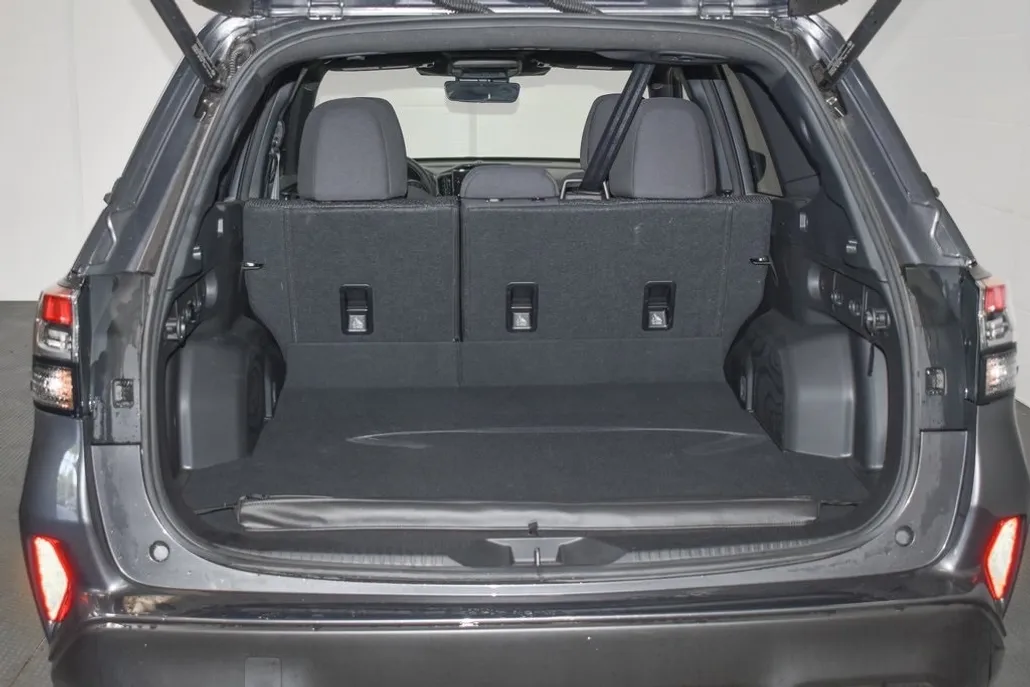 2025 Subaru Forester Premium photo 1