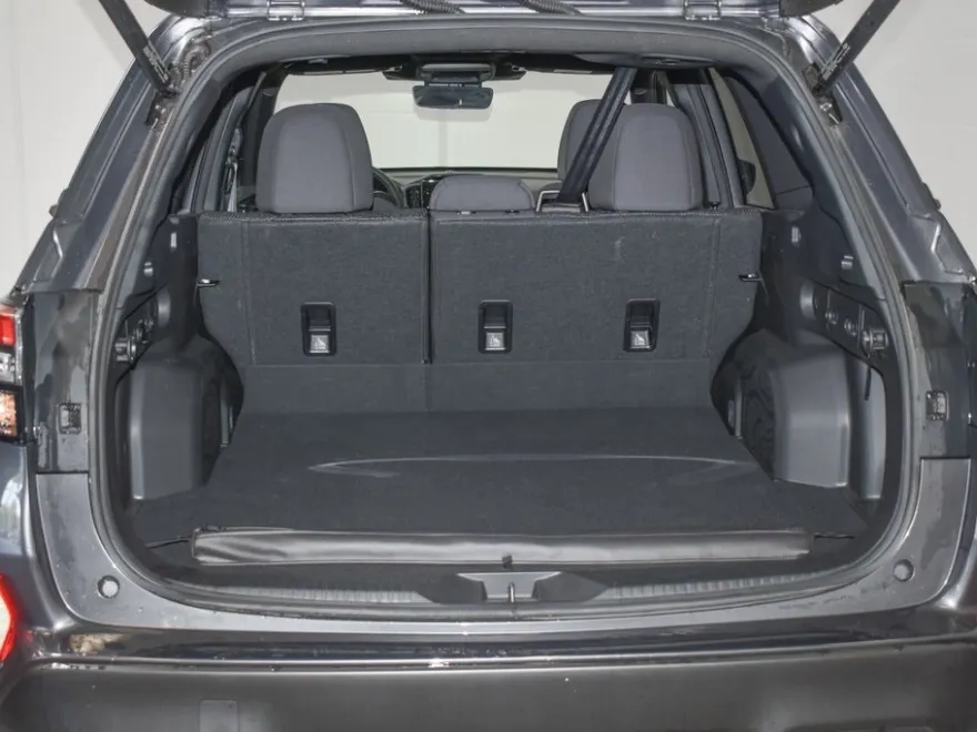 2025 Subaru Forester Premium photo 1