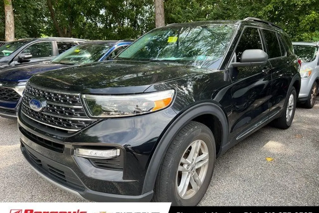 2021 Ford Explorer XLT photo 1