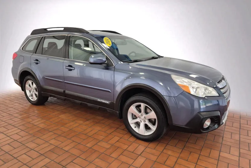 2014 Subaru Outback 3.6R Limited photo 1