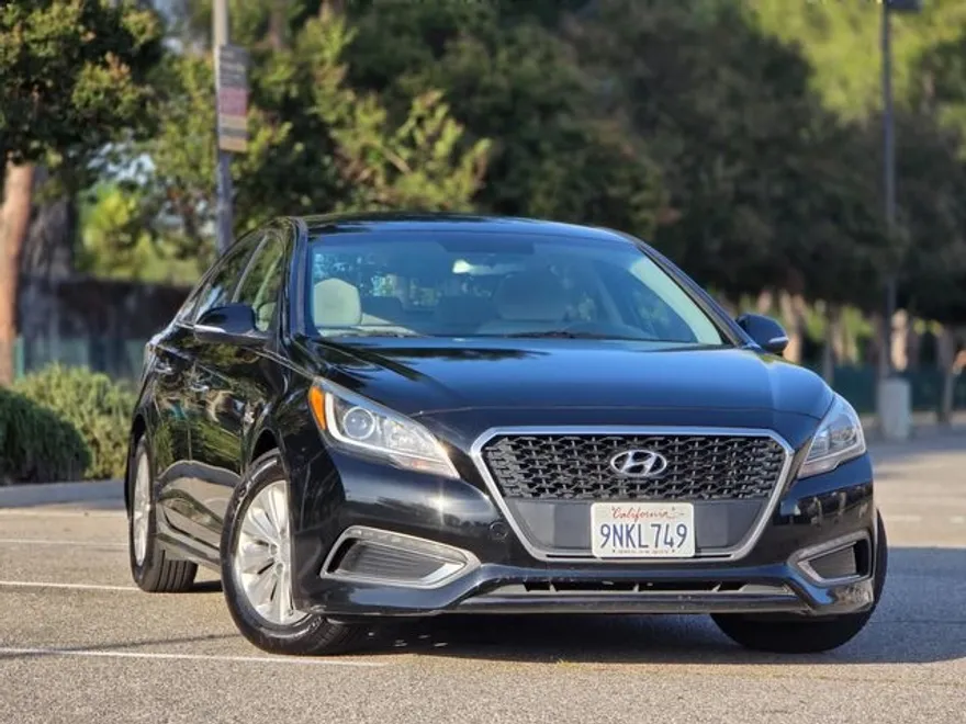 2017 Hyundai Sonata Hybrid SE photo 1