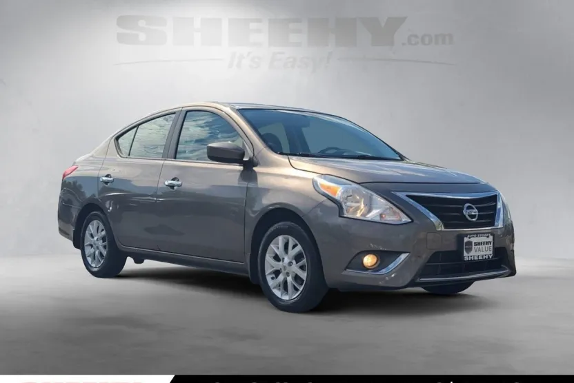 2015 Nissan Versa 1.6 SV photo 1