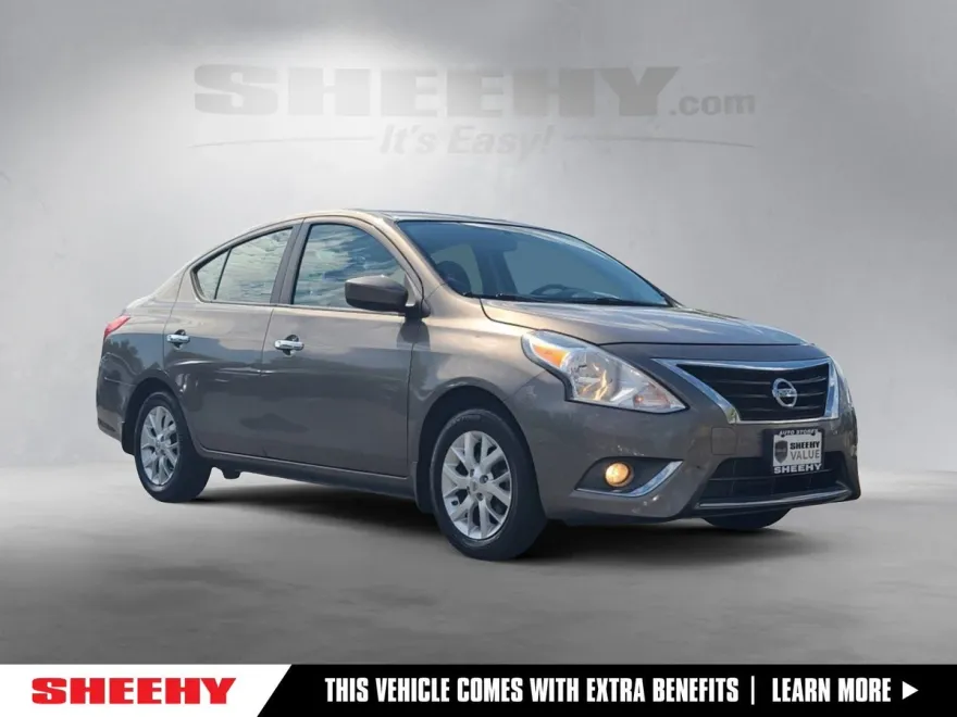 2015 Nissan Versa 1.6 SV photo 1