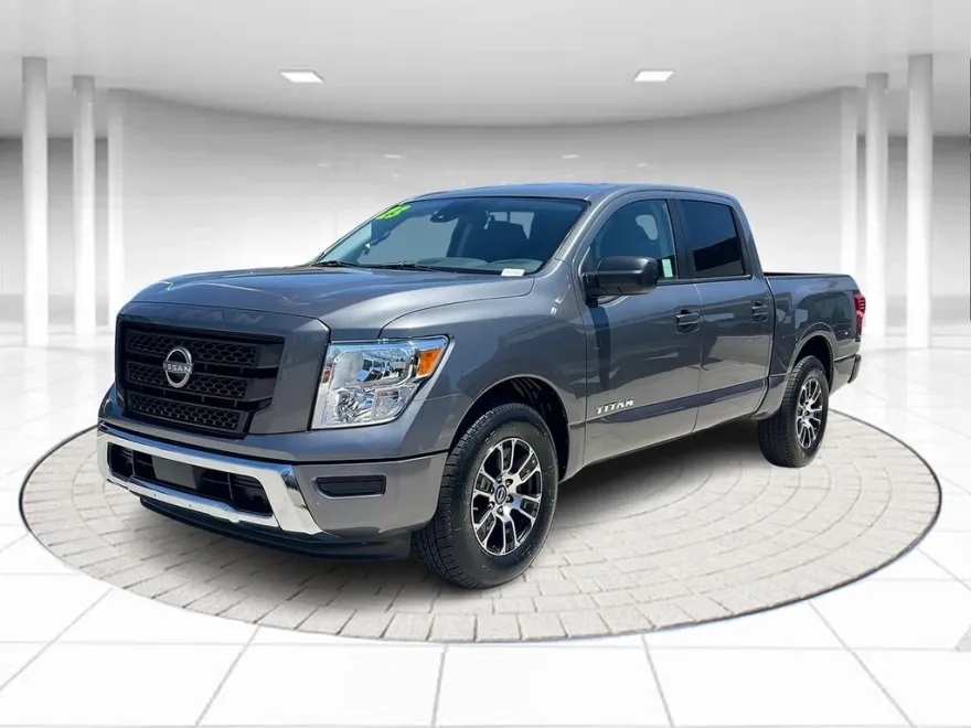 2023 Nissan Titan SV photo 1