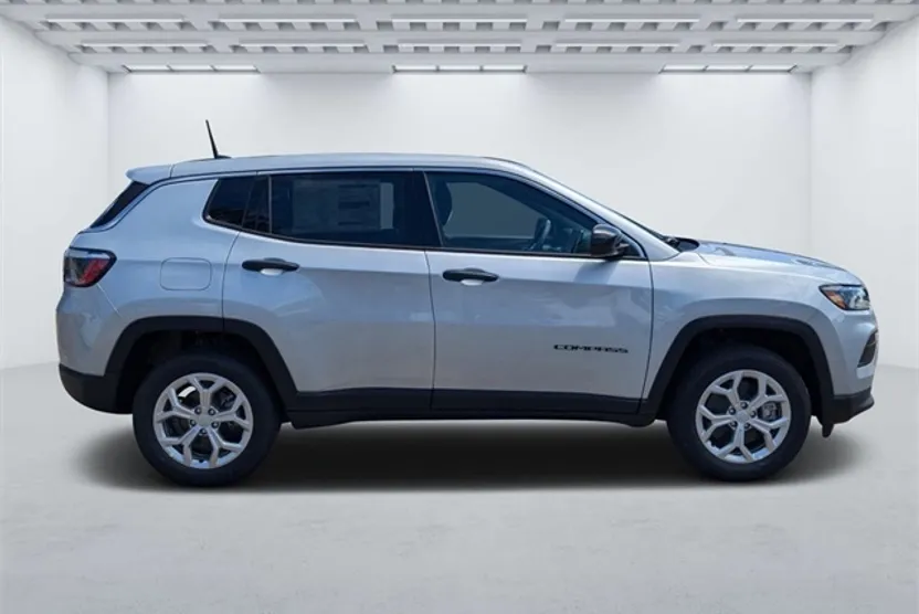 2024 Jeep Compass Sport photo 1