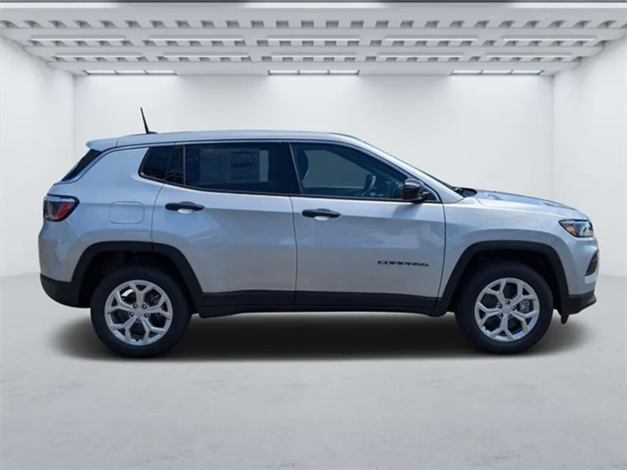 2024 Jeep Compass Sport photo 1