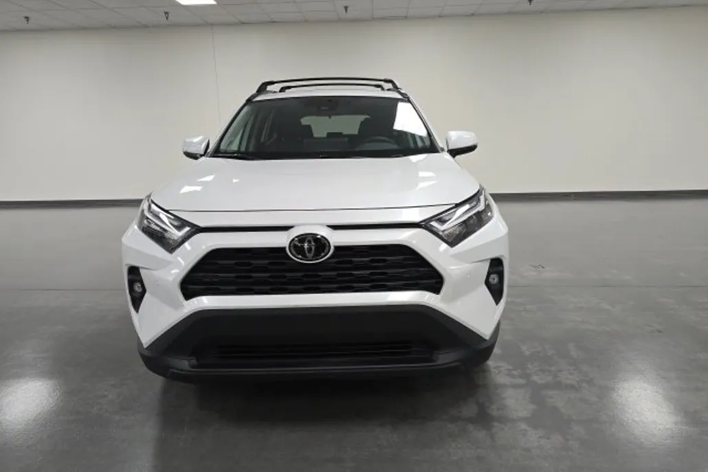 2023 Toyota RAV4 XLE Premium photo 1