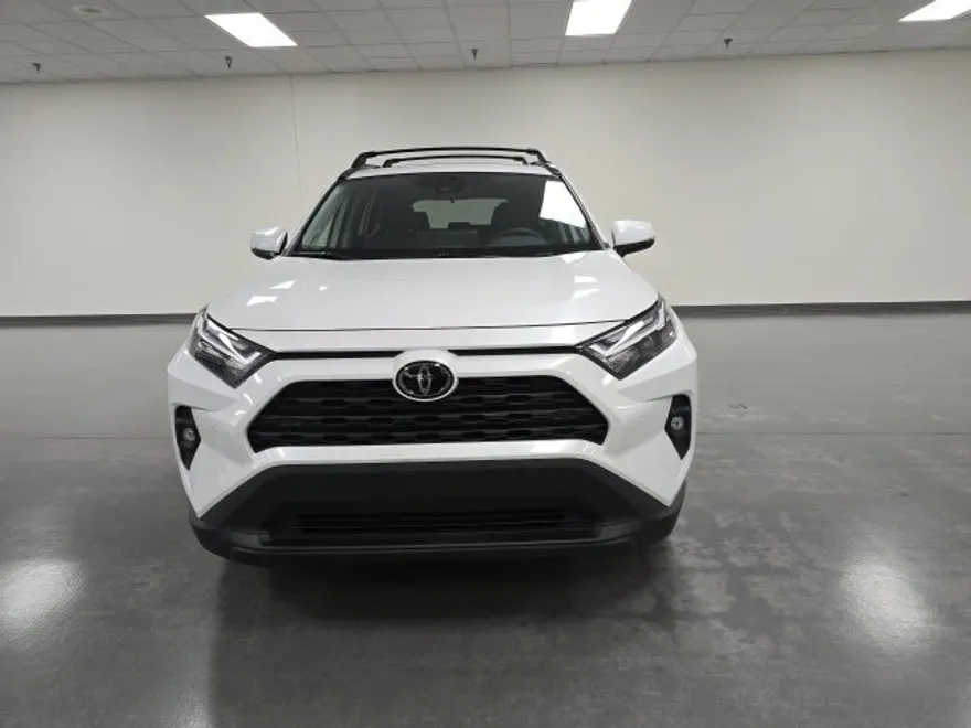 2023 Toyota RAV4 XLE Premium photo 1